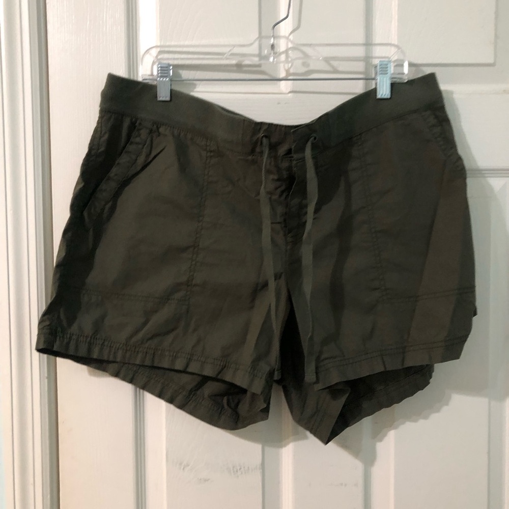 a.n.a Olive Women's Cargo Shorts